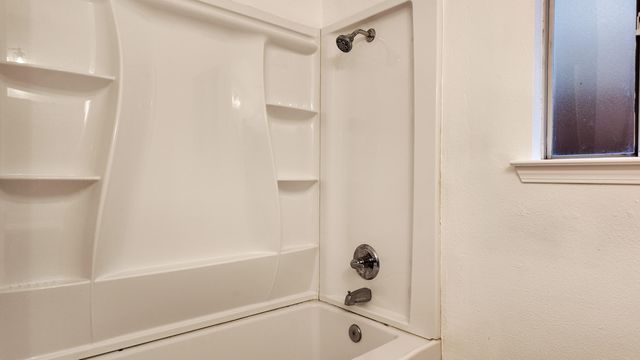 1148 W Orange Avenue, Porterville, CA 93257