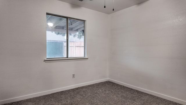 1148 W Orange Avenue, Porterville, CA 93257