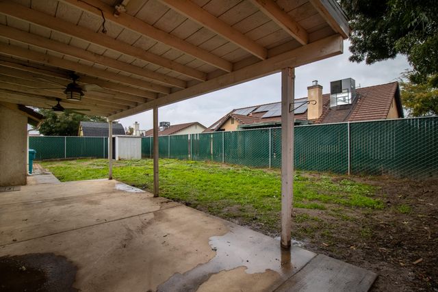 1148 W Orange Avenue, Porterville, CA 93257