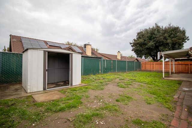 1148 W Orange Avenue, Porterville, CA 93257