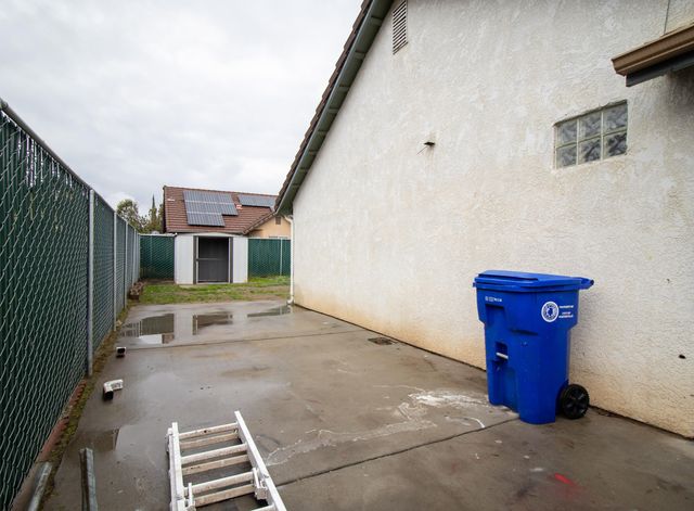 1148 W Orange Avenue, Porterville, CA 93257