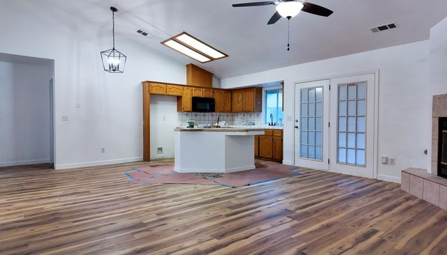 1148 W Orange Avenue, Porterville, CA 93257