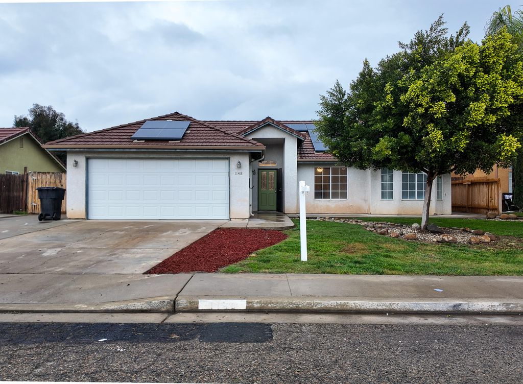 1148 W Orange Avenue, Porterville, CA 93257