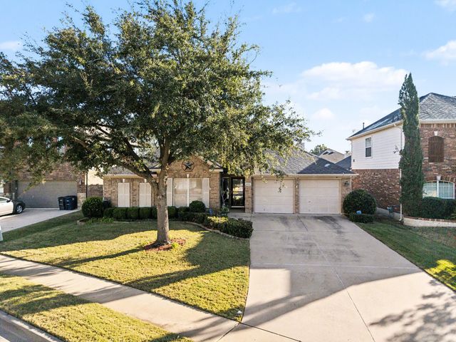 4900 Breezewind Lane, Fort Worth, TX 76123