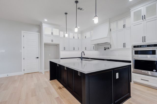 321 El Barco, Corsicana, TX 75109