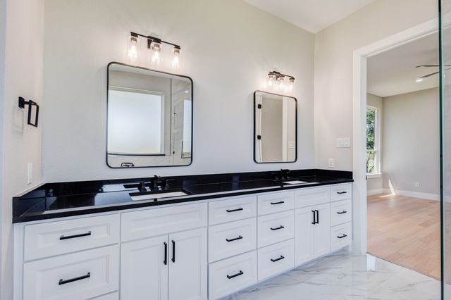 321 El Barco, Corsicana, TX 75109