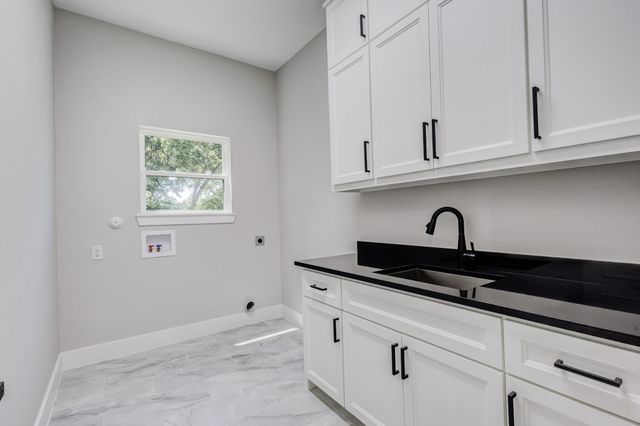 321 El Barco, Corsicana, TX 75109