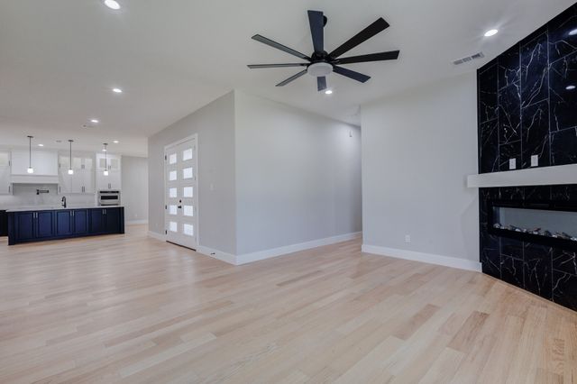 321 El Barco, Corsicana, TX 75109