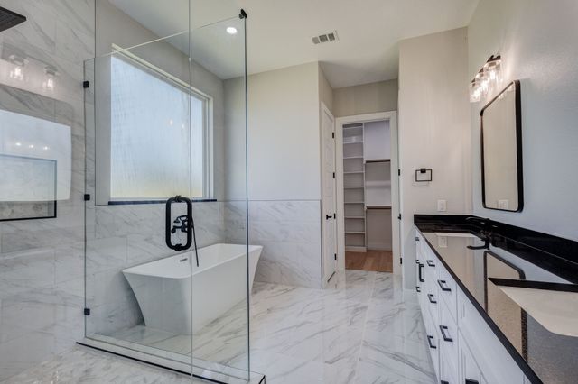 321 El Barco, Corsicana, TX 75109