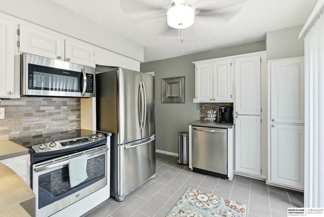 1926 N 93rd Street, Omaha, NE 68114