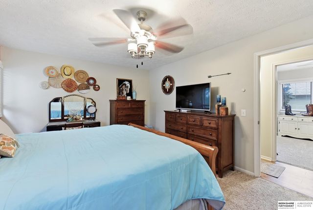 1926 N 93rd Street, Omaha, NE 68114