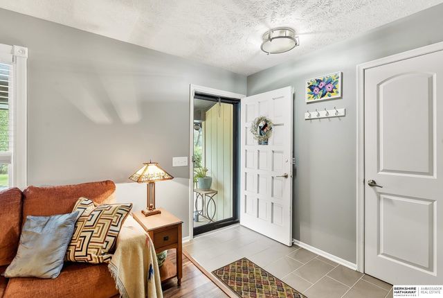1926 N 93rd Street, Omaha, NE 68114