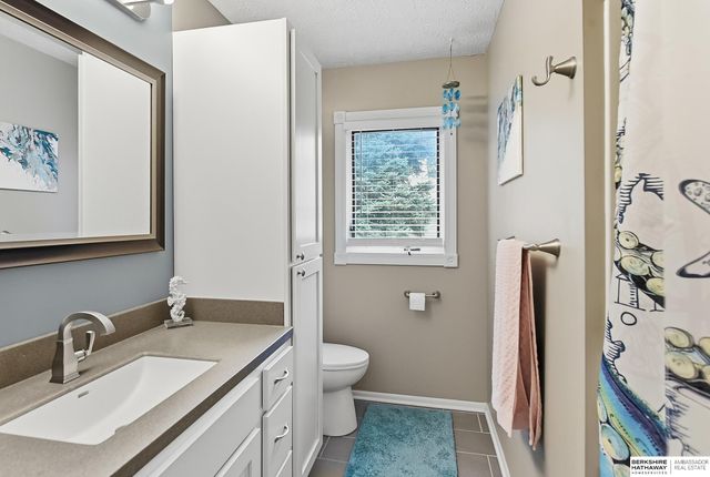 1926 N 93rd Street, Omaha, NE 68114