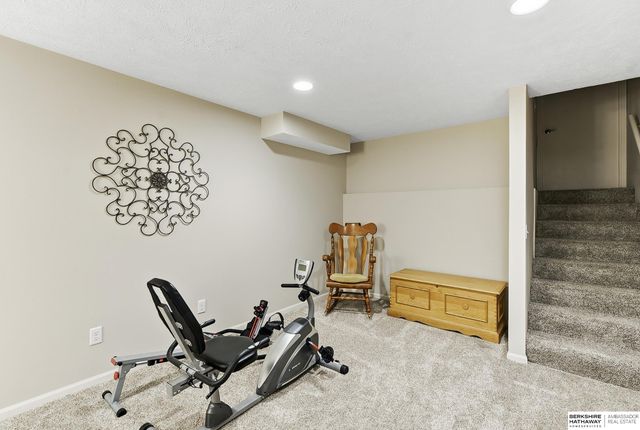 1926 N 93rd Street, Omaha, NE 68114