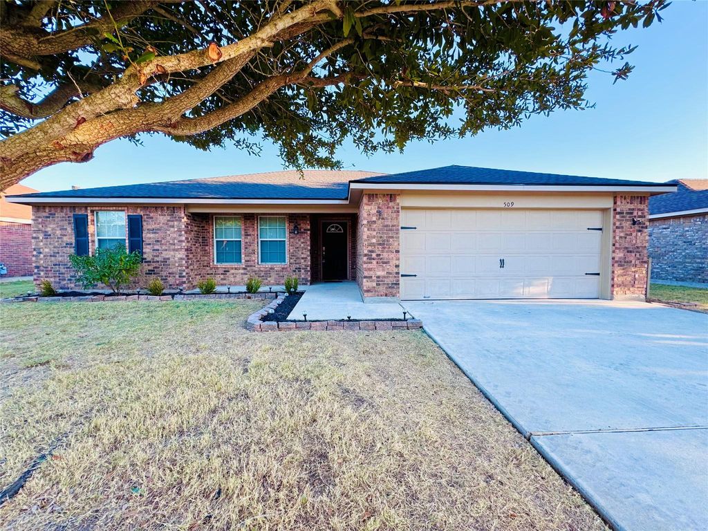 509 Christopher Cove, Lockhart, TX 78644