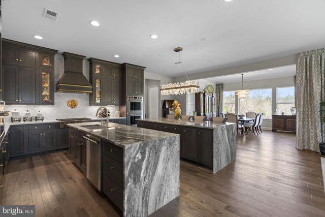 137 MALLARD DR, Lake Frederick, VA 22630