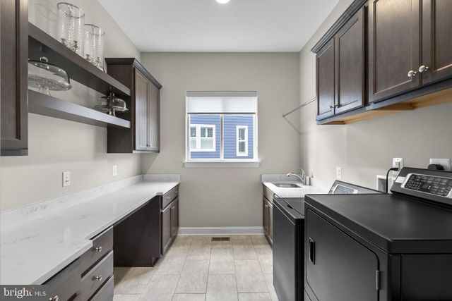 137 MALLARD DR, Lake Frederick, VA 22630
