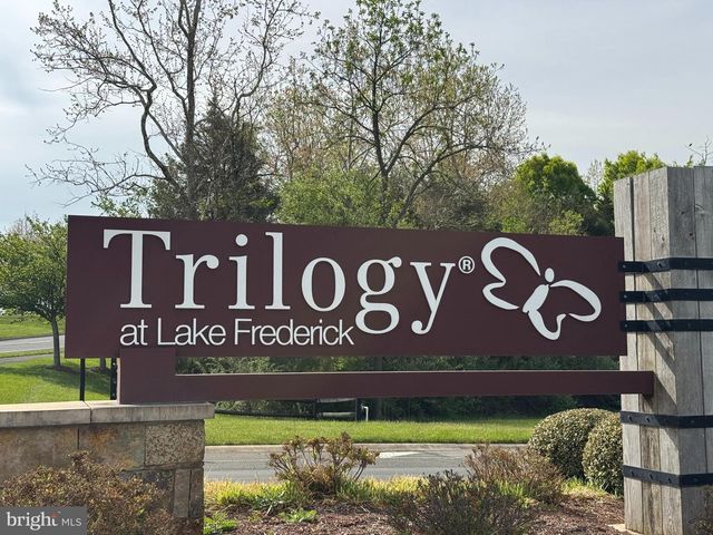 137 MALLARD DR, Lake Frederick, VA 22630
