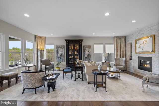 137 MALLARD DR, Lake Frederick, VA 22630