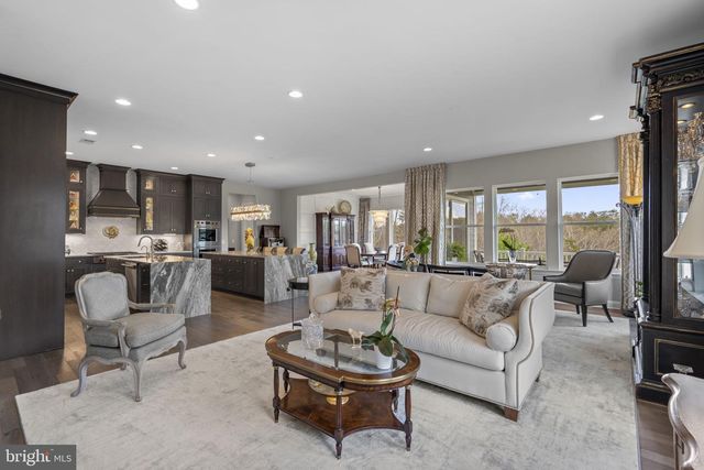 137 MALLARD DR, Lake Frederick, VA 22630