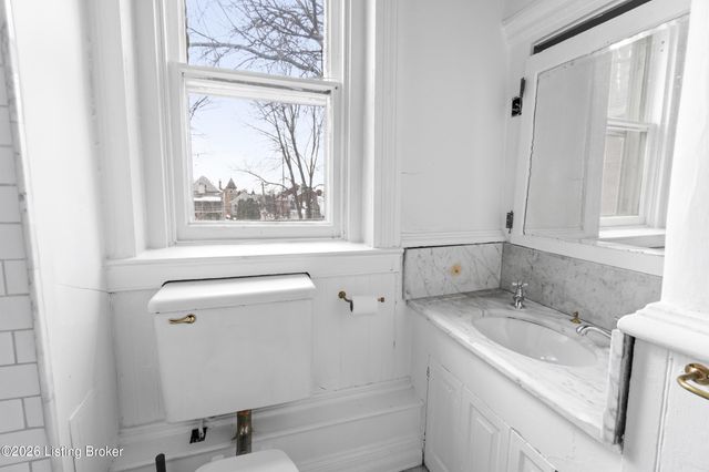 920 Cherokee Rd, Louisville, KY 40204