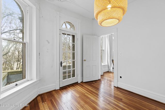 920 Cherokee Rd, Louisville, KY 40204