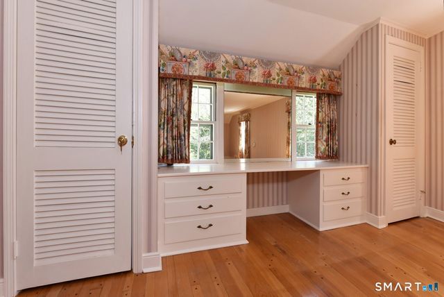 24 Coleman Road, Glastonbury, CT 06033