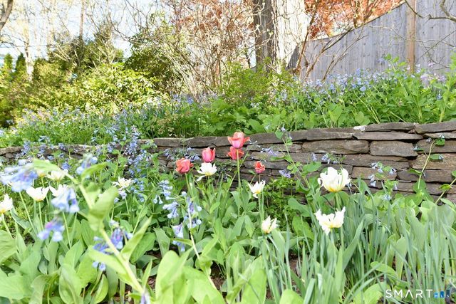24 Coleman Road, Glastonbury, CT 06033