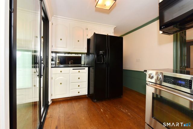 24 Coleman Road, Glastonbury, CT 06033
