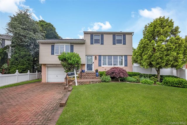911 Harlane Circle, North Bellmore, NY 11710