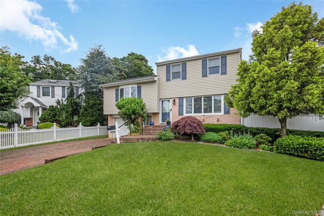 911 Harlane Circle, North Bellmore, NY 11710