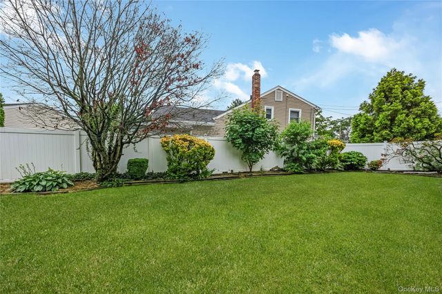 911 Harlane Circle, North Bellmore, NY 11710