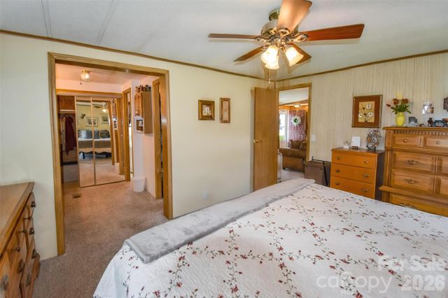 222 Cranbrook Circle, Hendersonville, NC 28792