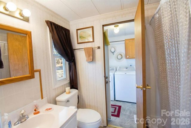 222 Cranbrook Circle, Hendersonville, NC 28792