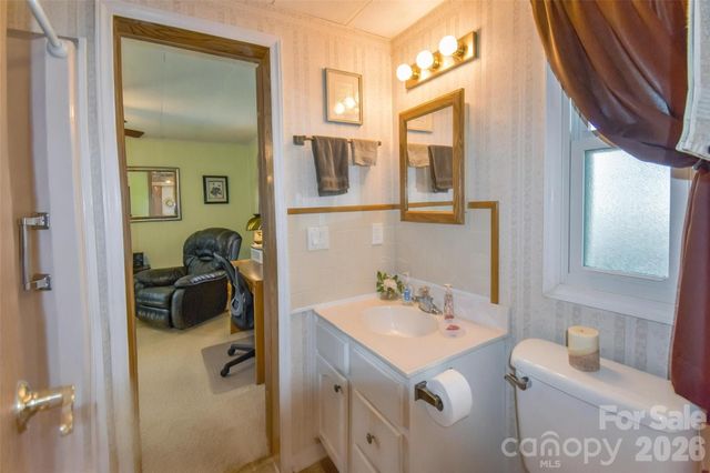 222 Cranbrook Circle, Hendersonville, NC 28792