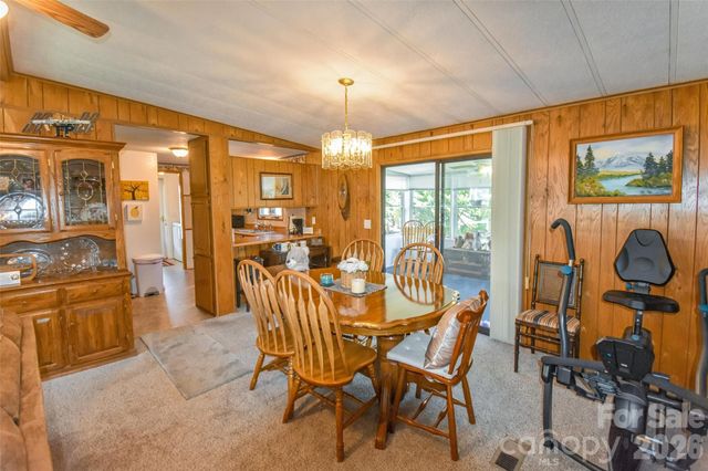 222 Cranbrook Circle, Hendersonville, NC 28792