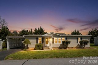 222 Cranbrook Circle, Hendersonville, NC 28792