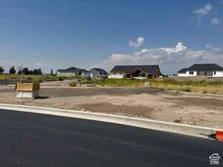 4146 S 5800 W # 5, Hooper, UT 84315