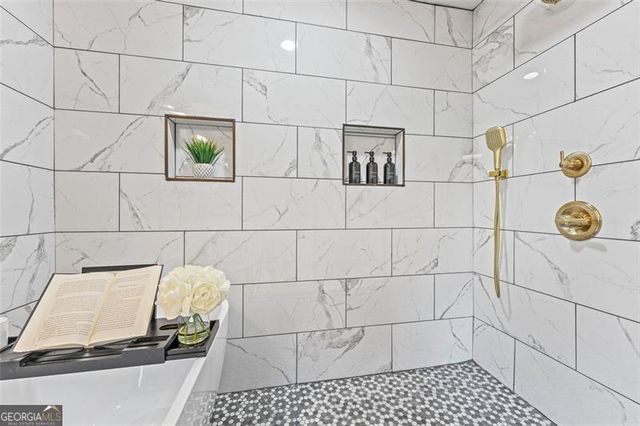 1995 VENETIAN Drive SW, Atlanta, GA 30311