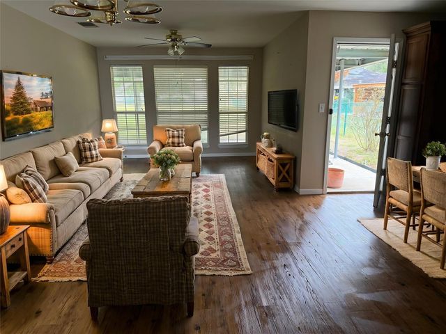 504 E West Street, El Campo, TX 77437