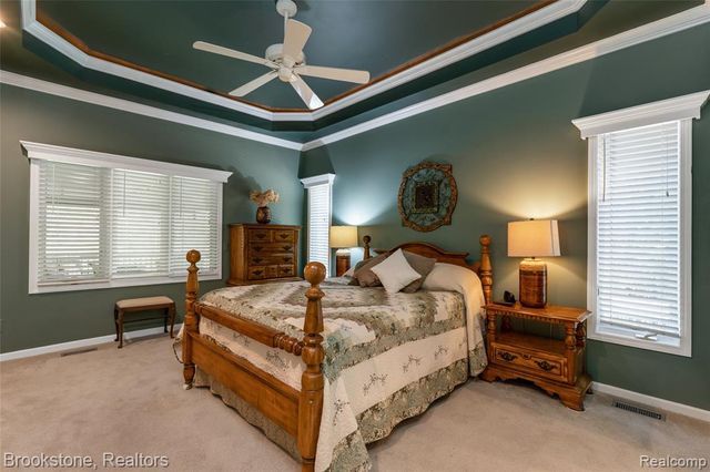 970 Moldovia Drive, White Lake, MI 48386