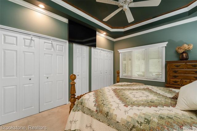970 Moldovia Drive, White Lake, MI 48386