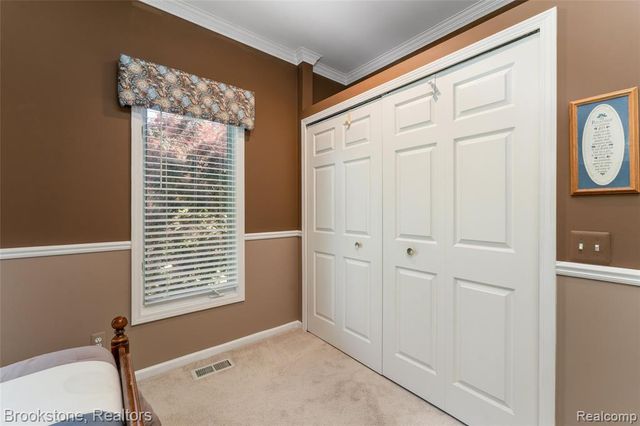 970 Moldovia Drive, White Lake, MI 48386