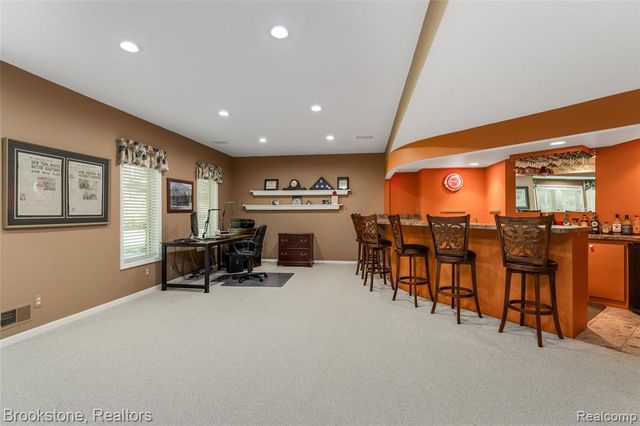 970 Moldovia Drive, White Lake, MI 48386