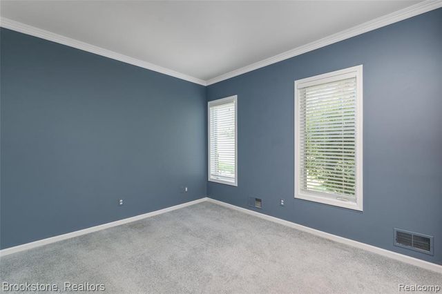 970 Moldovia Drive, White Lake, MI 48386