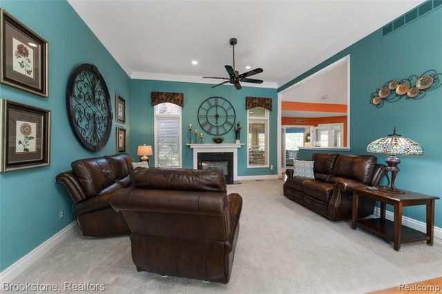 970 Moldovia Drive, White Lake, MI 48386