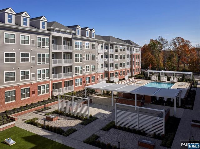 100 Eisenhower Parkway B1, Livingston, NJ 07039