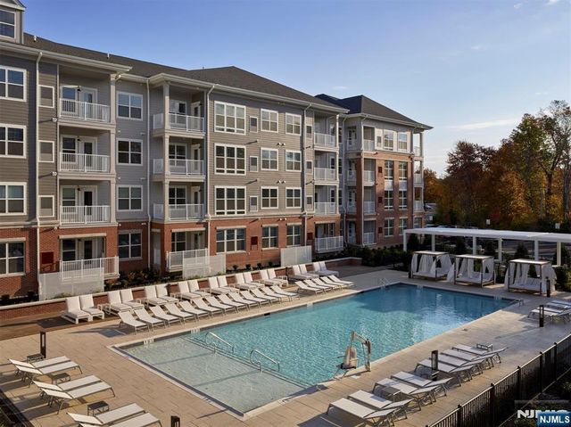 100 Eisenhower Parkway B1, Livingston, NJ 07039