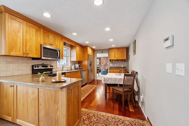 13 Corey Drive, Peabody, MA 01960