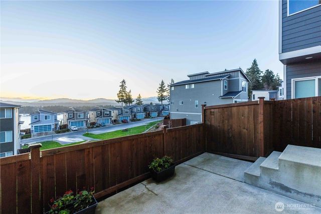 139 Blackfish Court, Bremerton, WA 98310